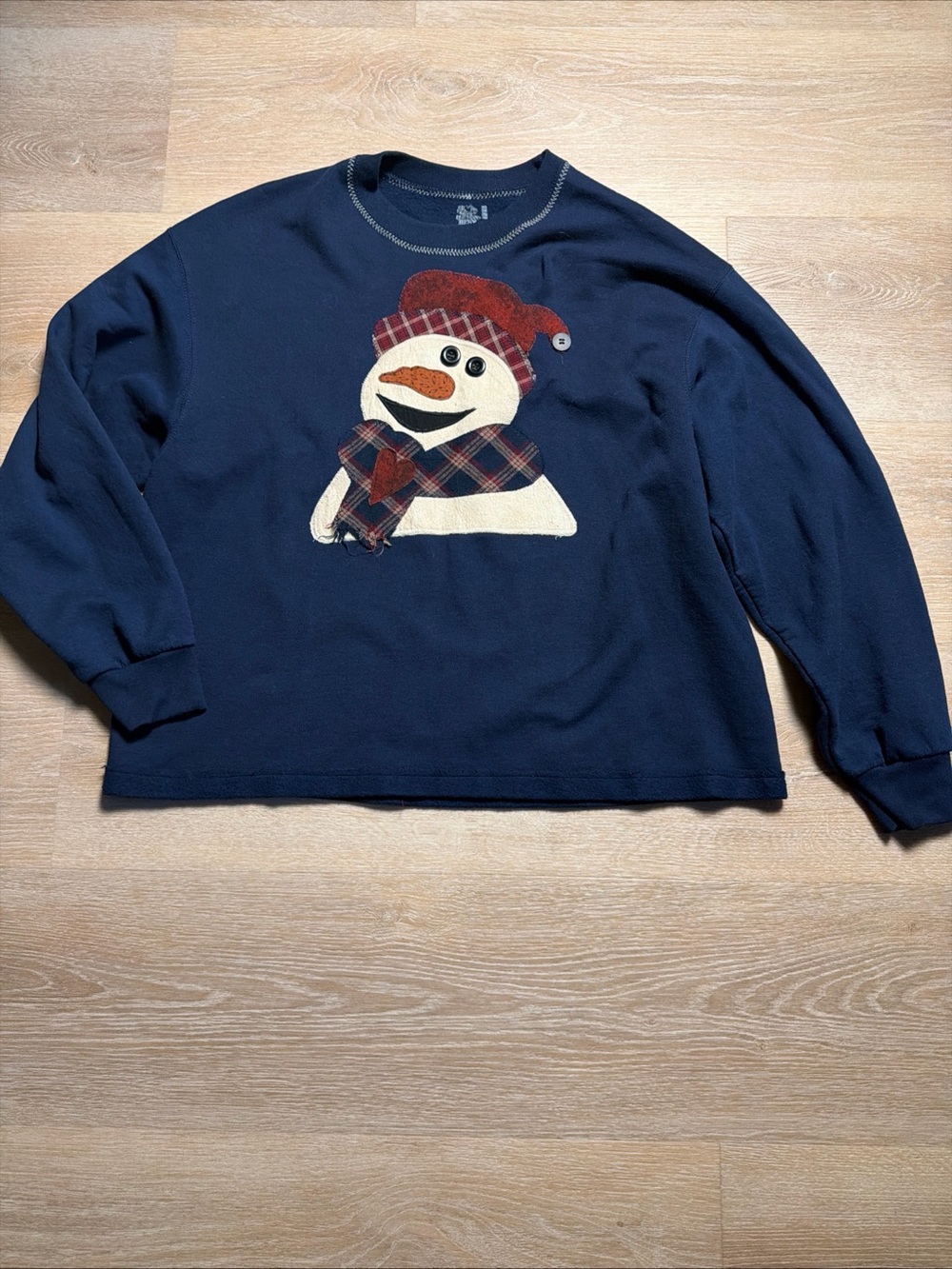 Vintage Fruit of the Loom Best Navy Blue 90s Christmas Snowman Sweatshirt Granny